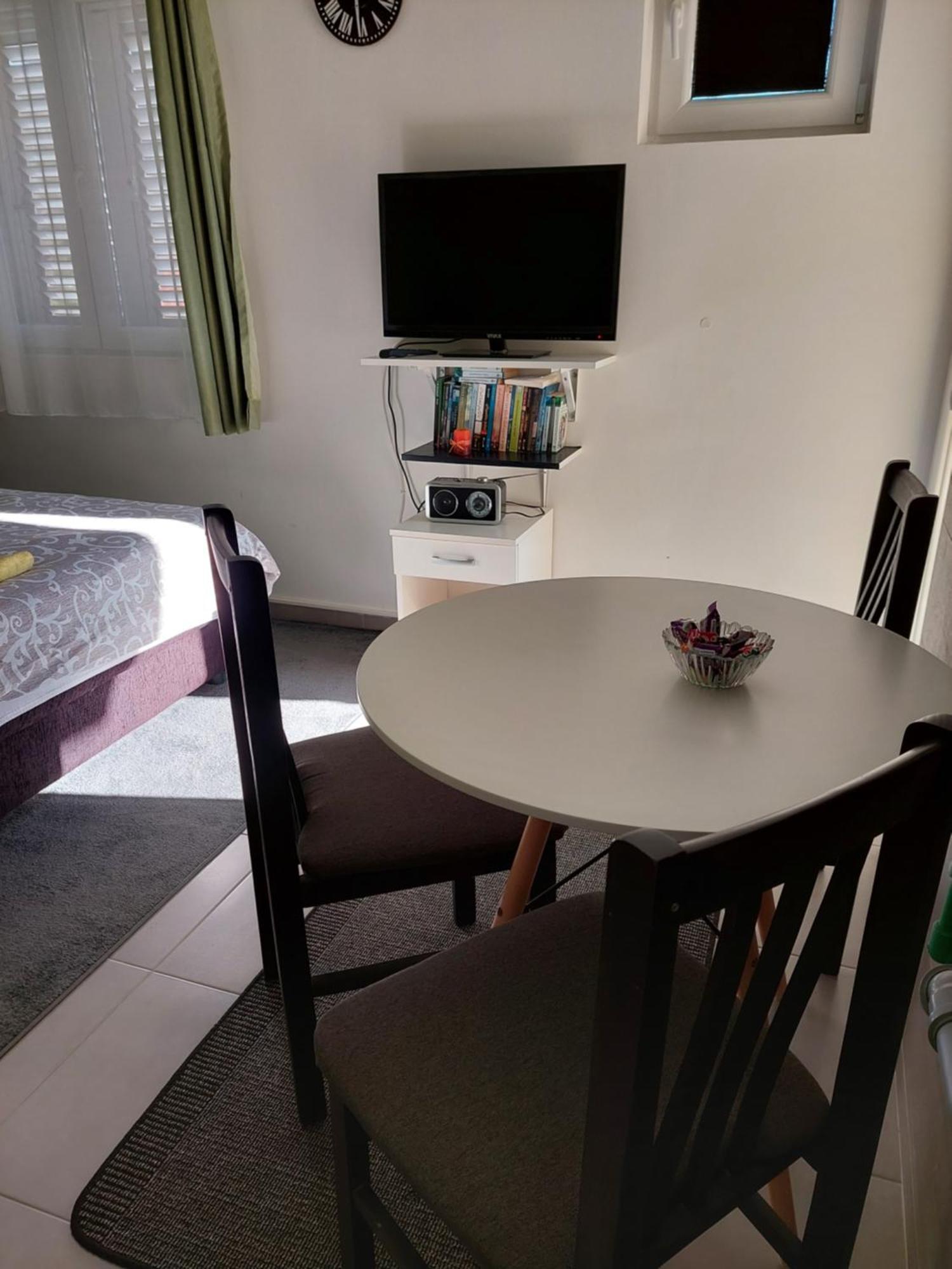 Apartmani Irena Tivat Rum bild